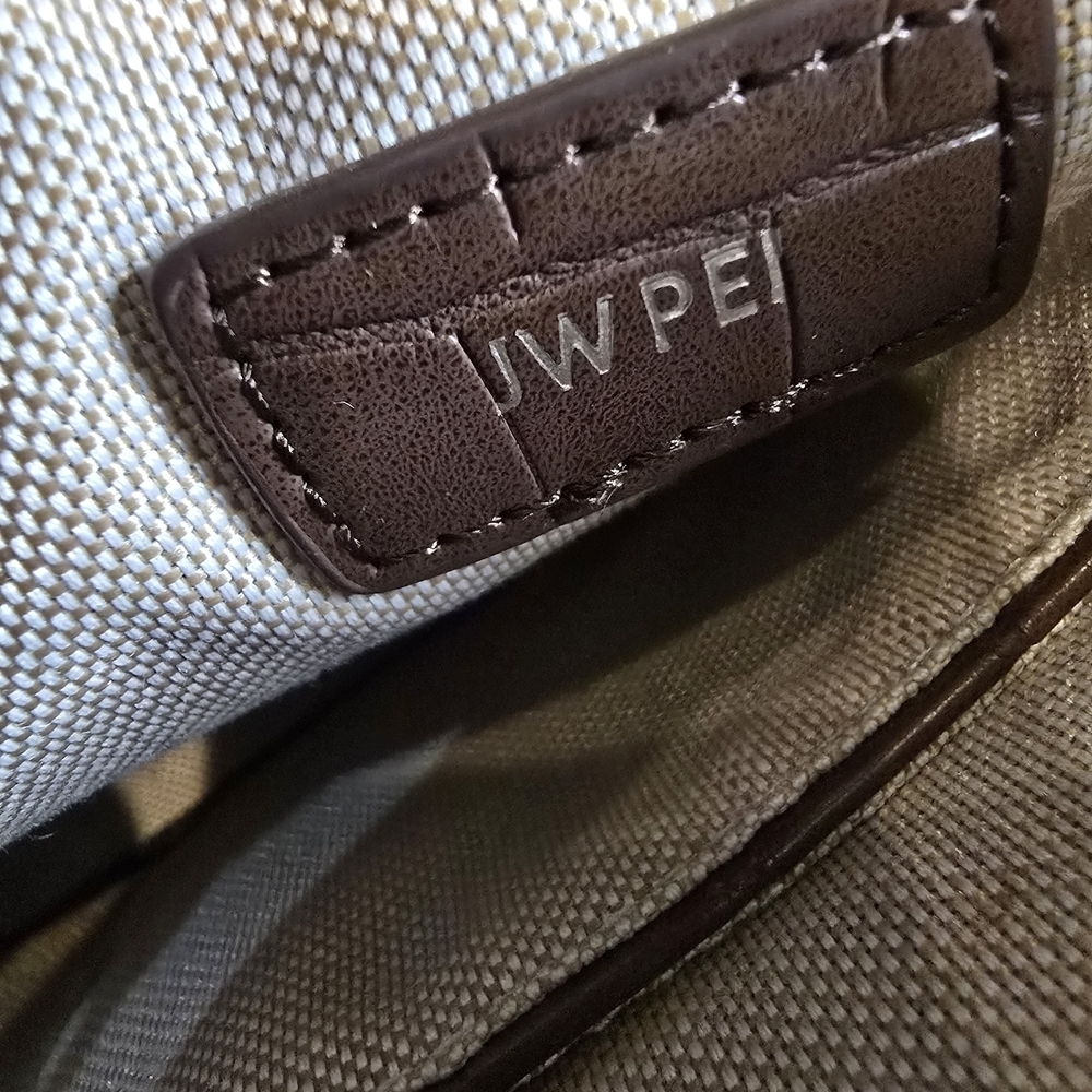 Elegant JWPEI Brown Crocodile-Embossed Shoulder Bag - Picture 6 of 6